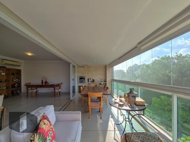 Apartment with 4 bedrooms and 4 bathrooms — photo 13