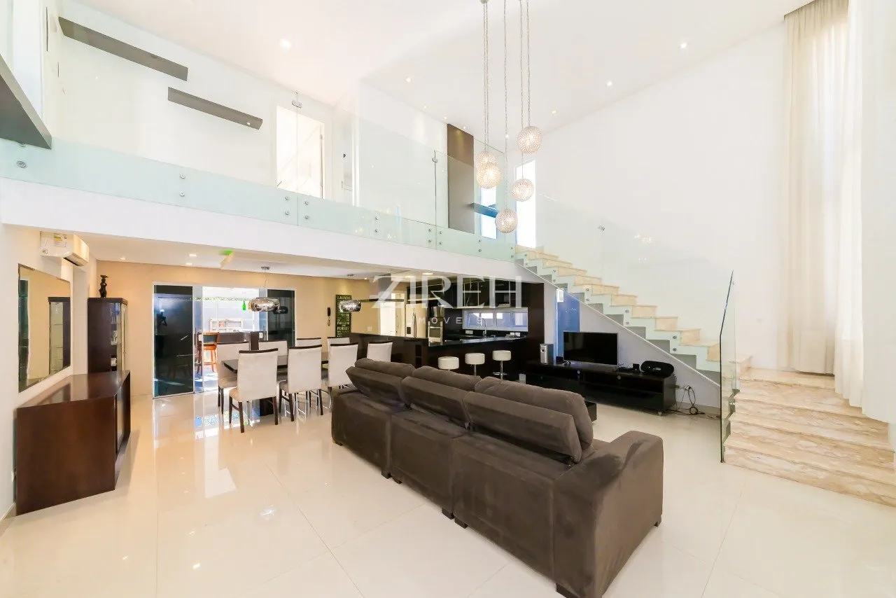 4-bedroom house with private garden
