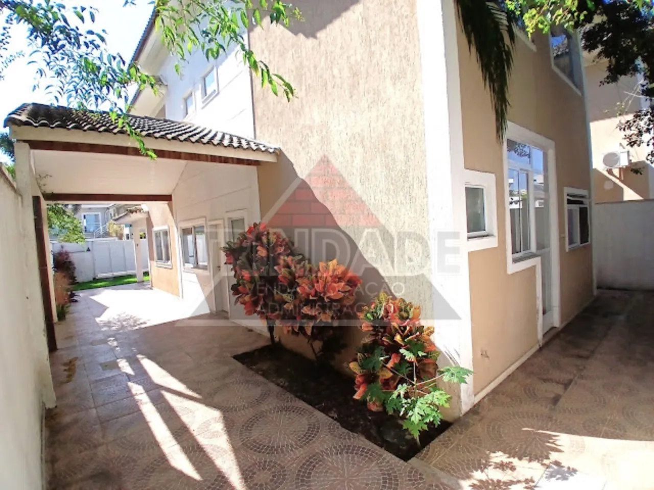 Casa duplex de 270 m² com 5 suítes e 3 banheiros — photo 4