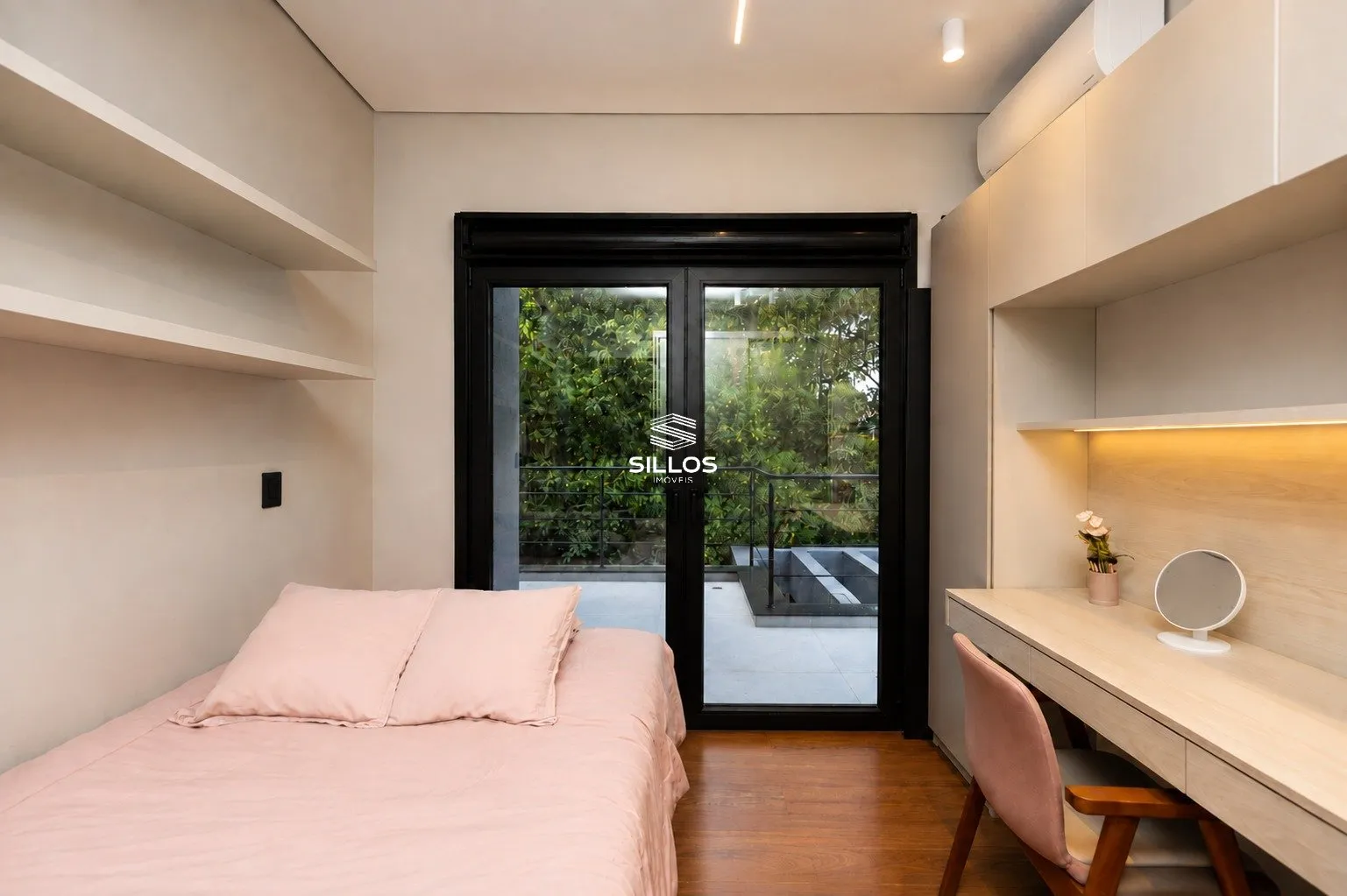 Condominium house with 5 bedrooms and 4 en-suites with balcony — photo 28