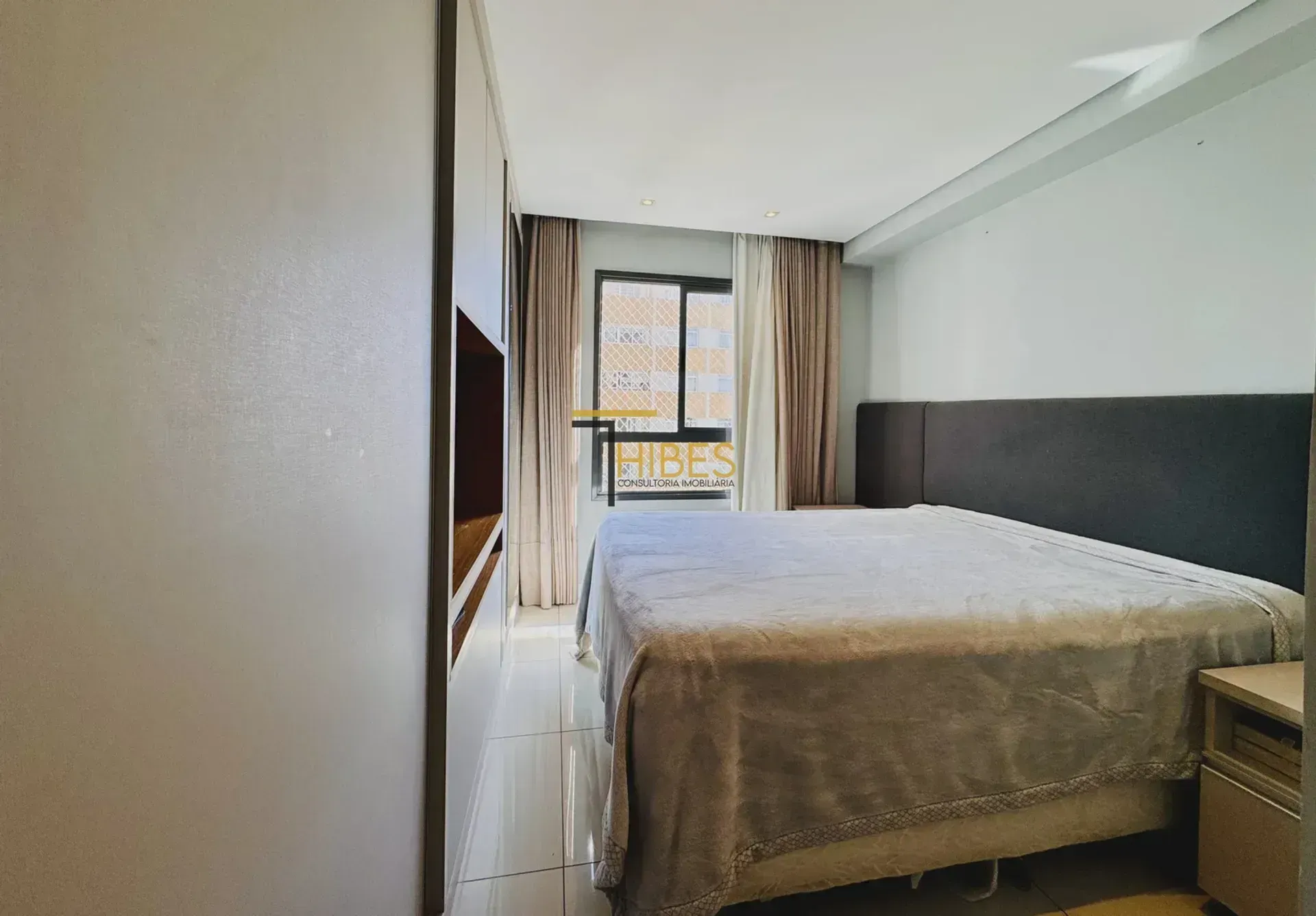 Apartamento de 1 dormitório com cozinha integrada e varanda — photo 17