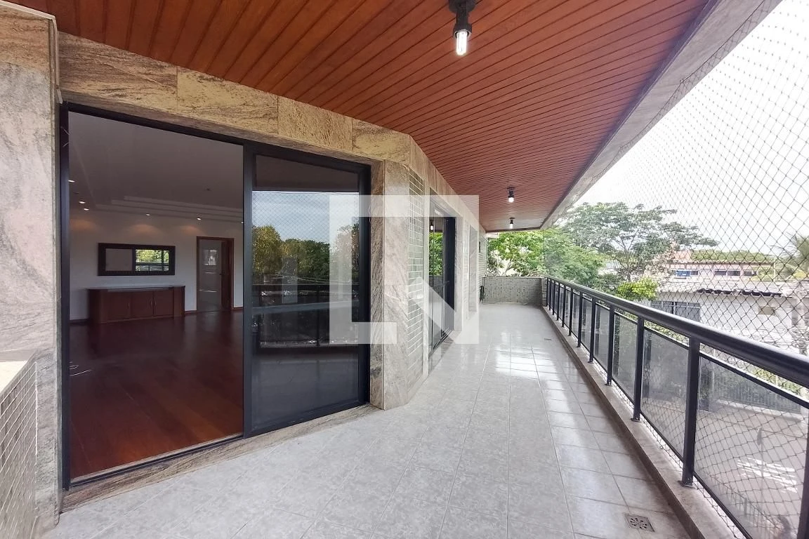 4-bedroom apartment with a water view in Rio de Janeiro