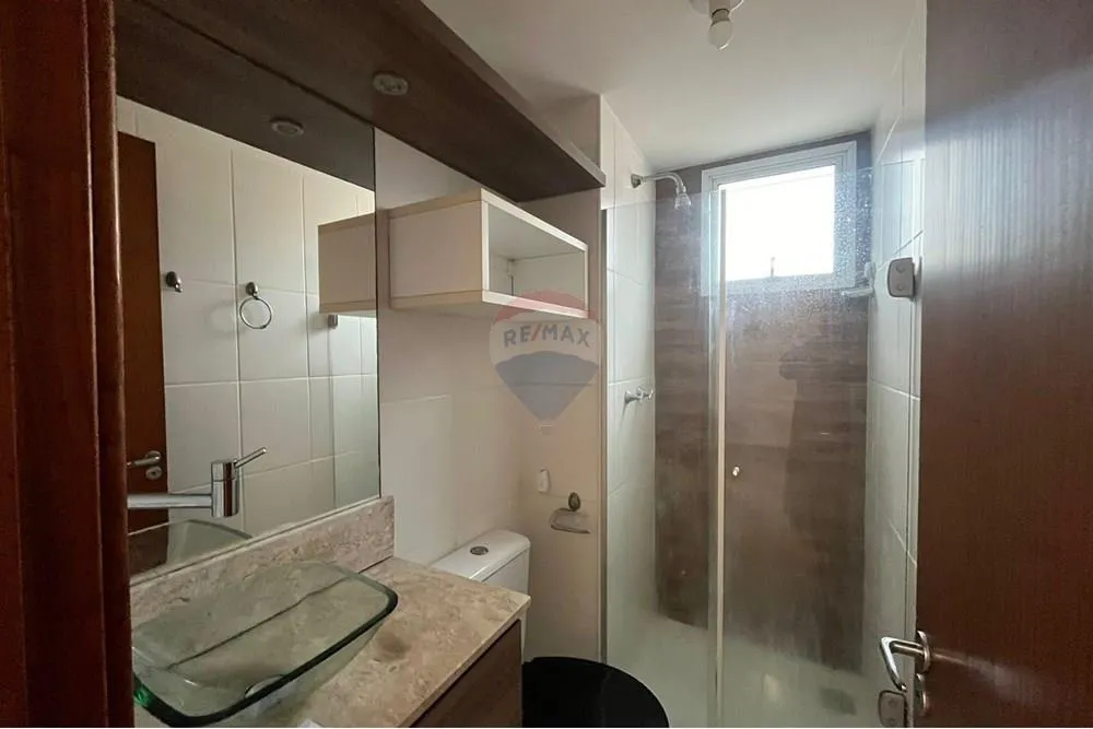 2-bedroom apartment in a building with a gym — photo 11