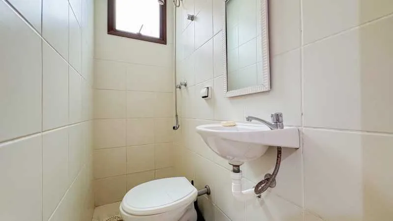 Furnished apartment, 300 m², with a glass-enclosed balcony — photo 2