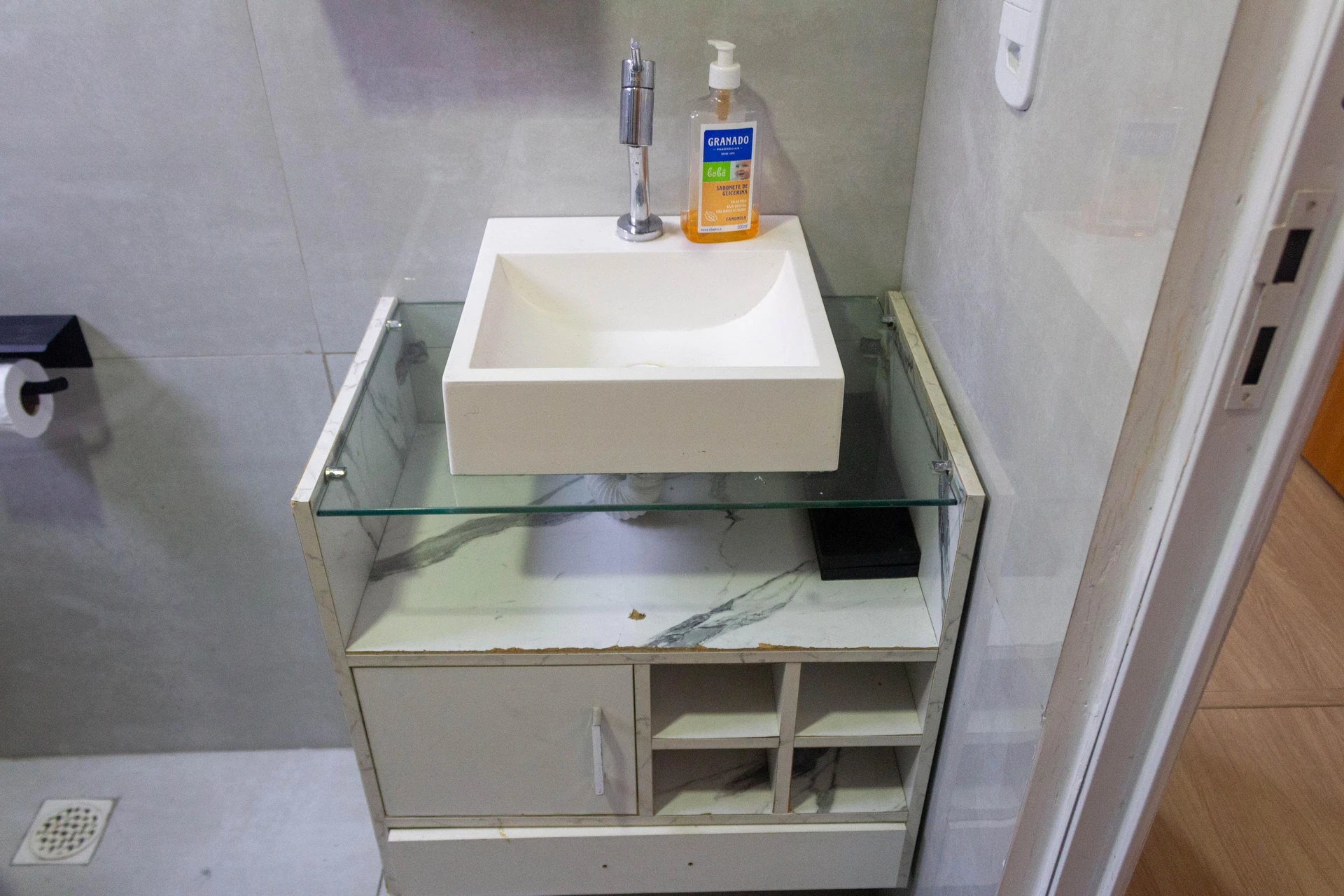2-bedroom apartment in a building with a pool — photo 43