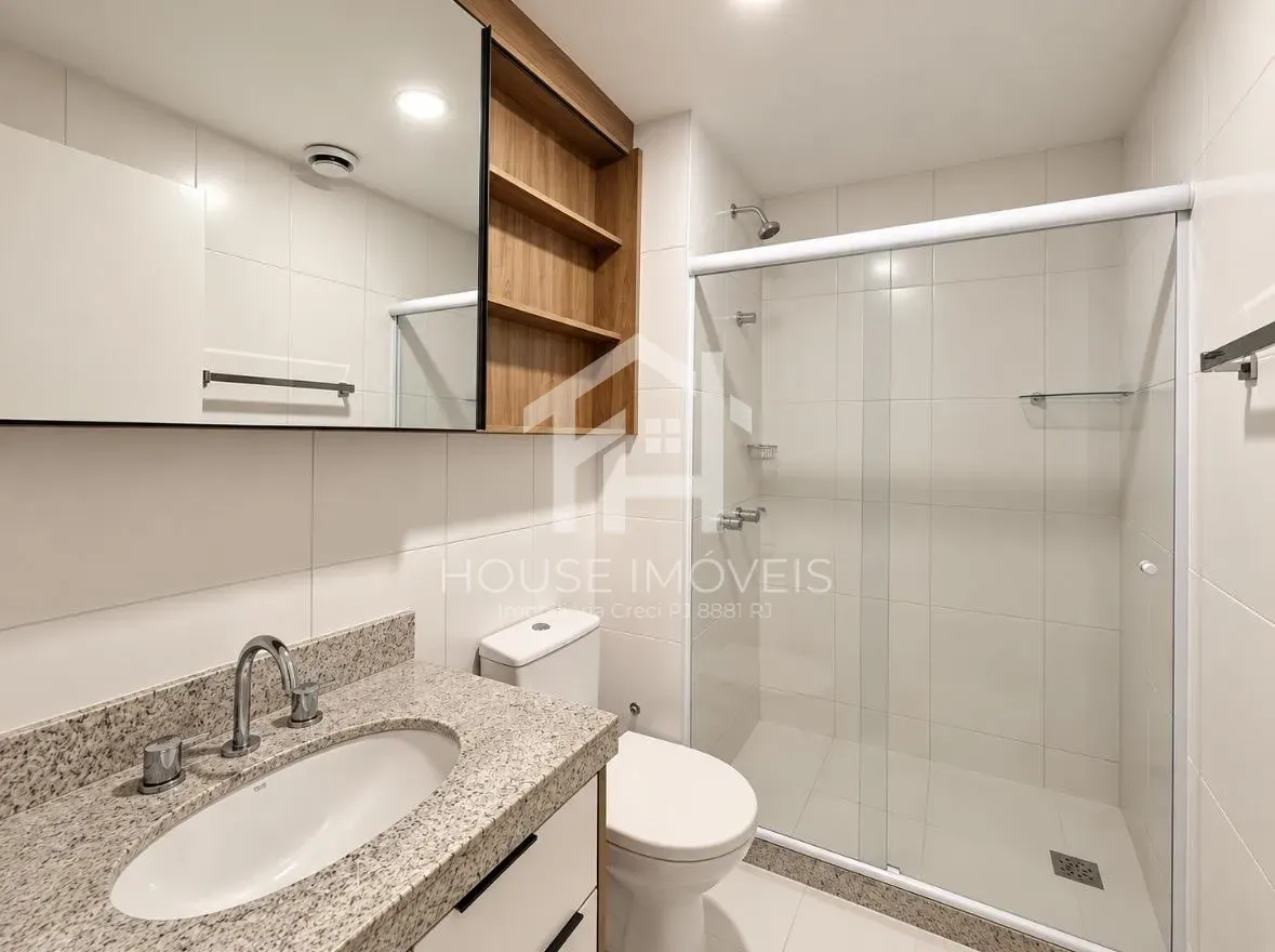 Walk-in closet in a 2-bedroom apartment, 87 m² — photo 10