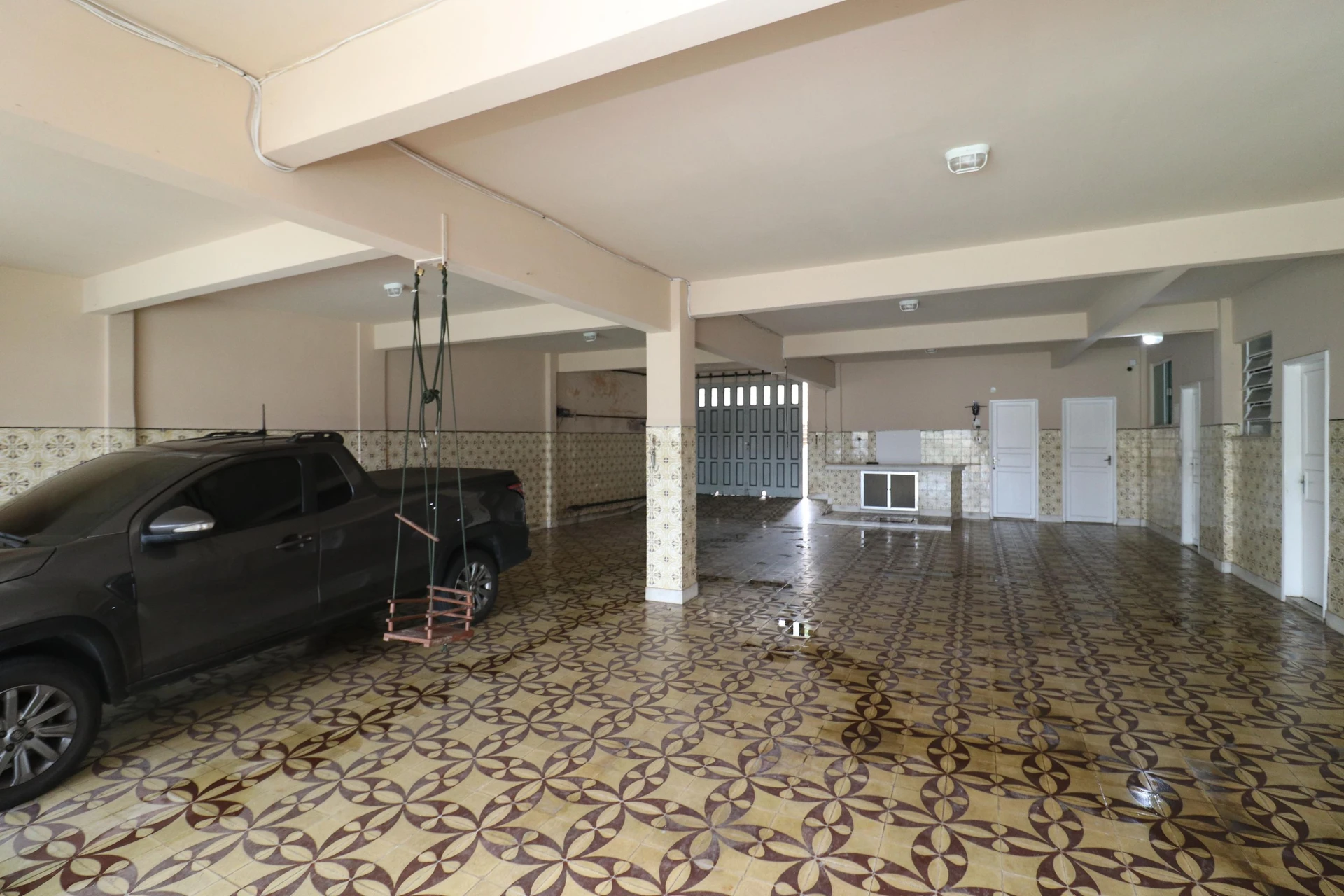 10-bedroom house with a bathtub in Rio de Janeiro — photo 74