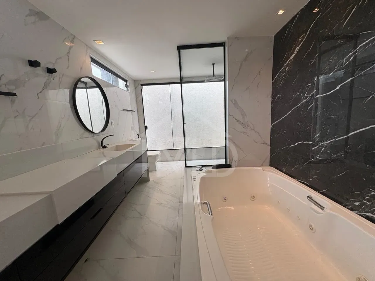 House with 3 suites, pool, 300 m² and 2 parking spots — photo 30