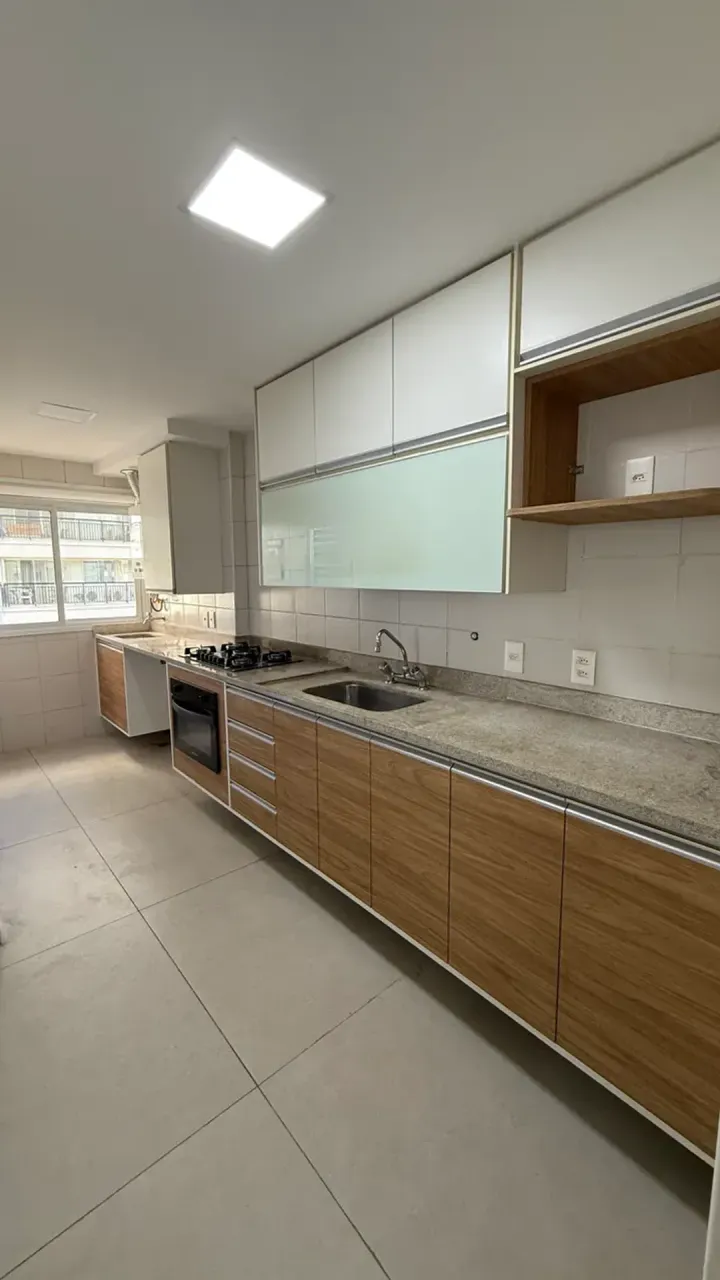 Unfurnished 3-bedroom apartment with 3 bathrooms — photo 9