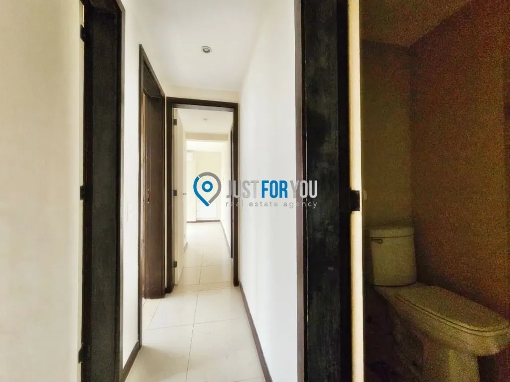 Apartamento com 3 dormitórios e varanda fechada de vidro — photo 25