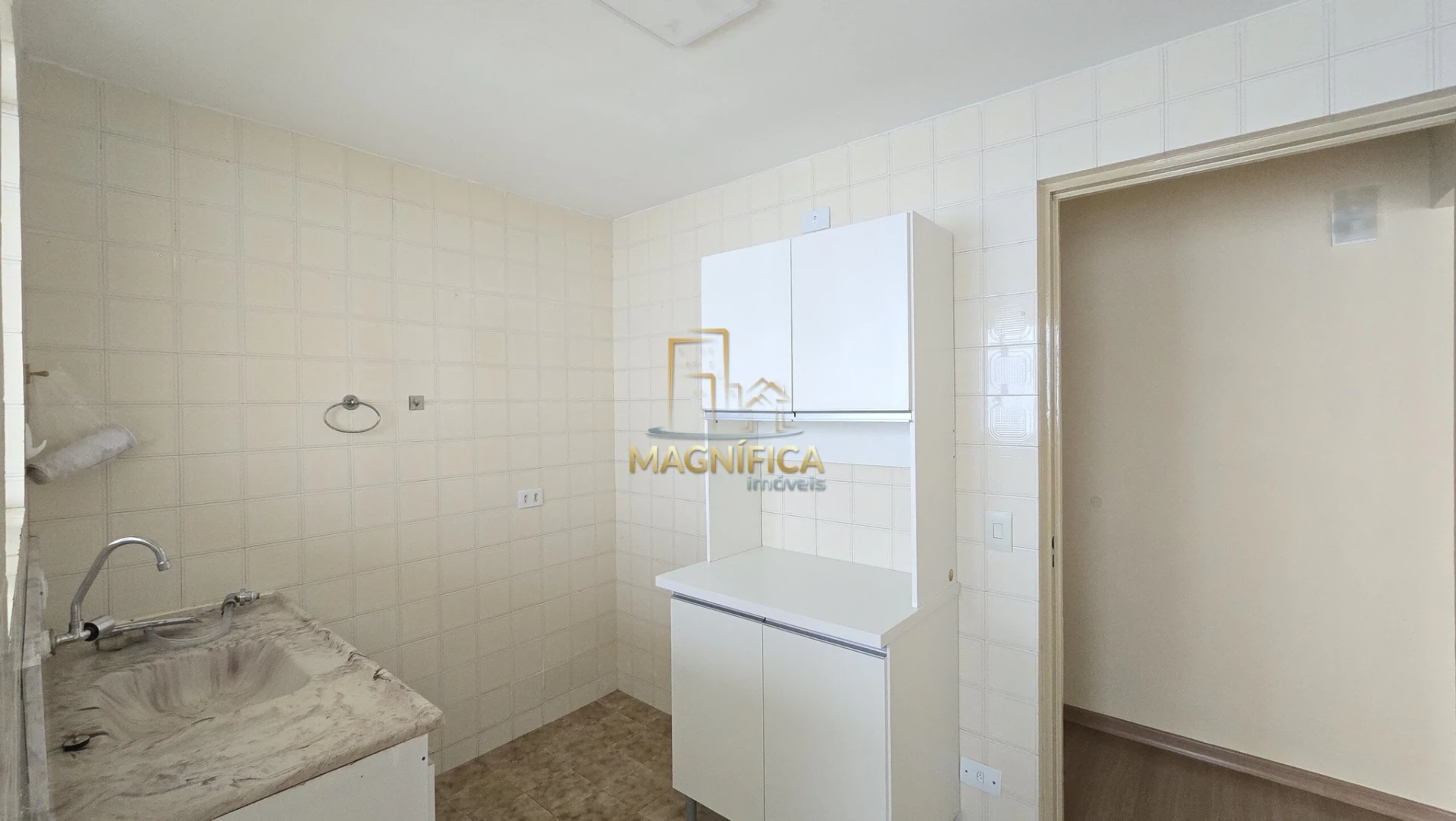 Apartment, 75 m², with wood or laminate floors — photo 5