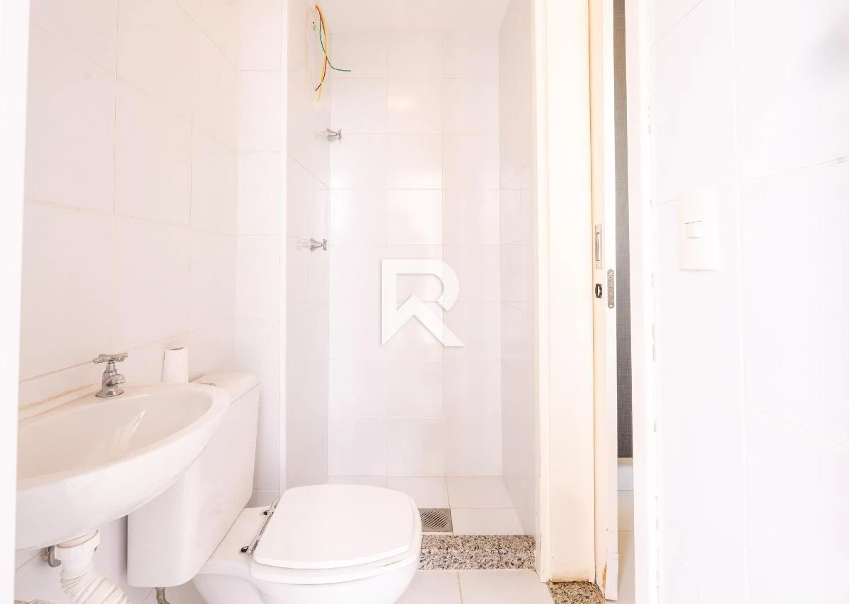 276 m² apartment with a bathtub and floor-to-ceiling windows — photo 35
