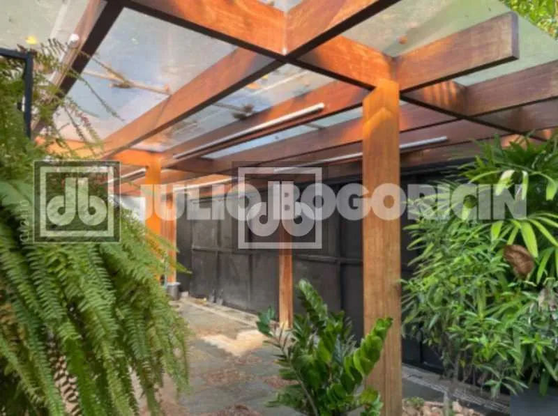Furnished house, 402 m², with a garden — photo 10