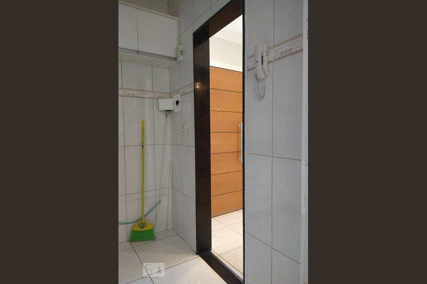 Невелика квартира з 2 спальнями 55 м² і окремою кухнею — photo 46