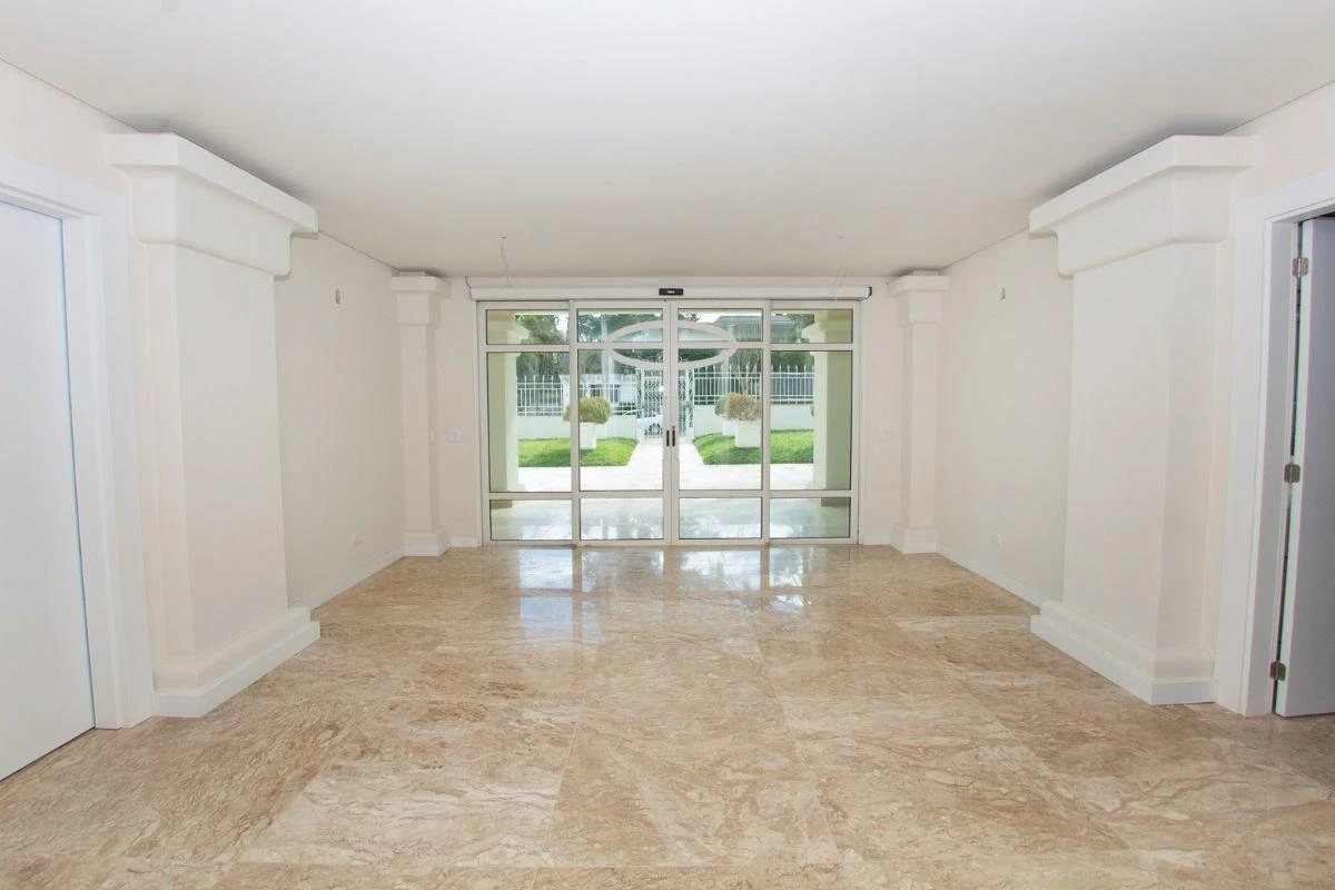 House, 1256 m², with a bathtub — photo 12