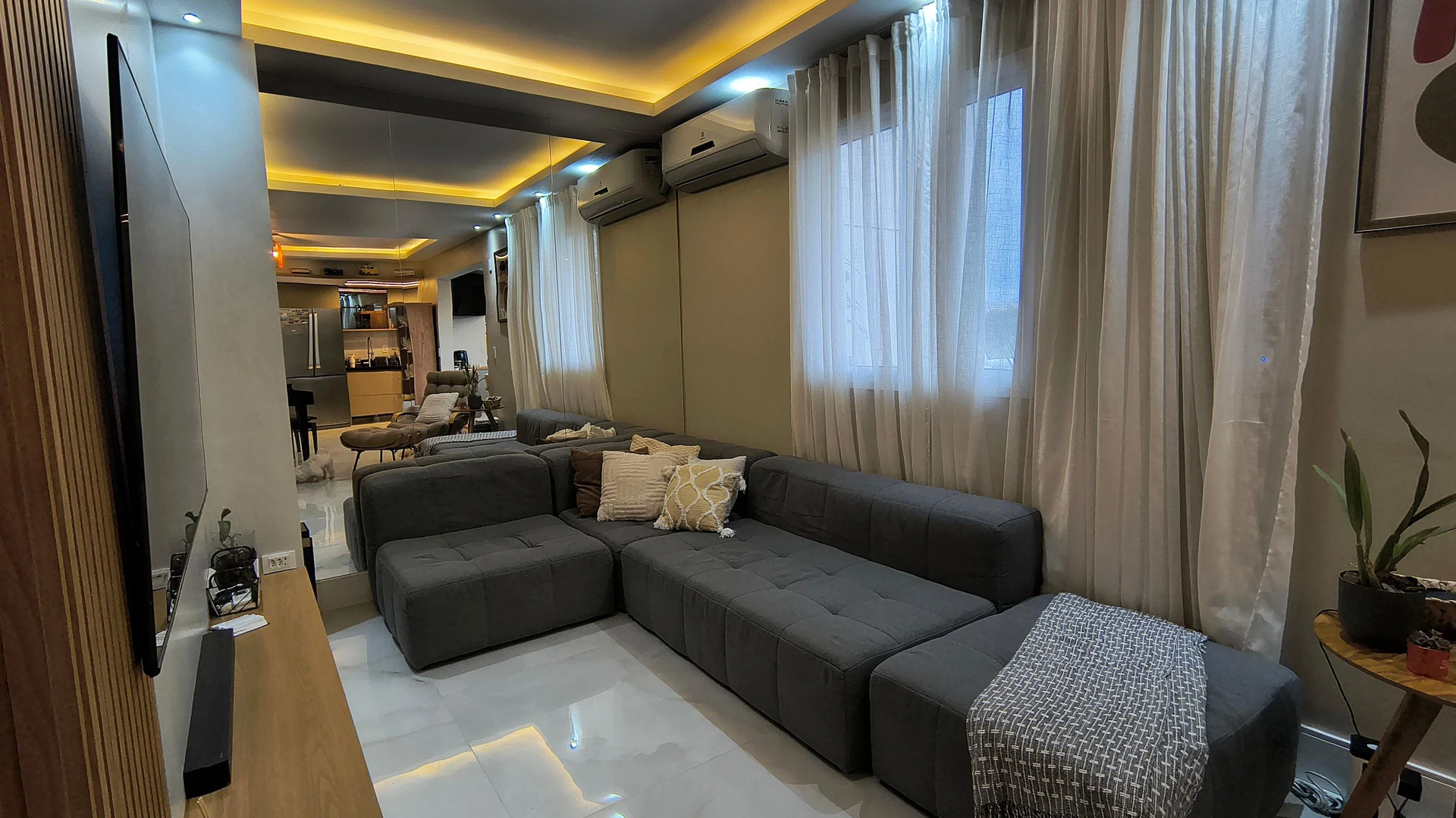 Furnished apartment, 150 m², with a grill on the balcony — photo 17