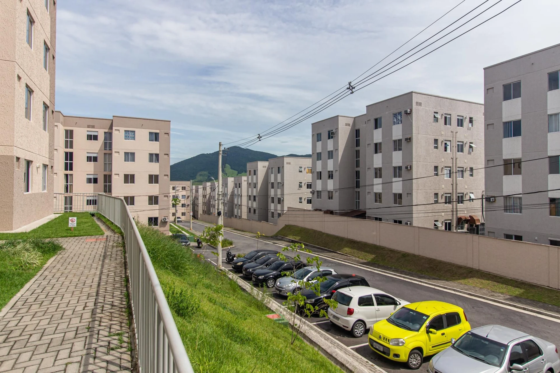 Mountain view in a 2-bedroom apartment, 37 m² — photo 14