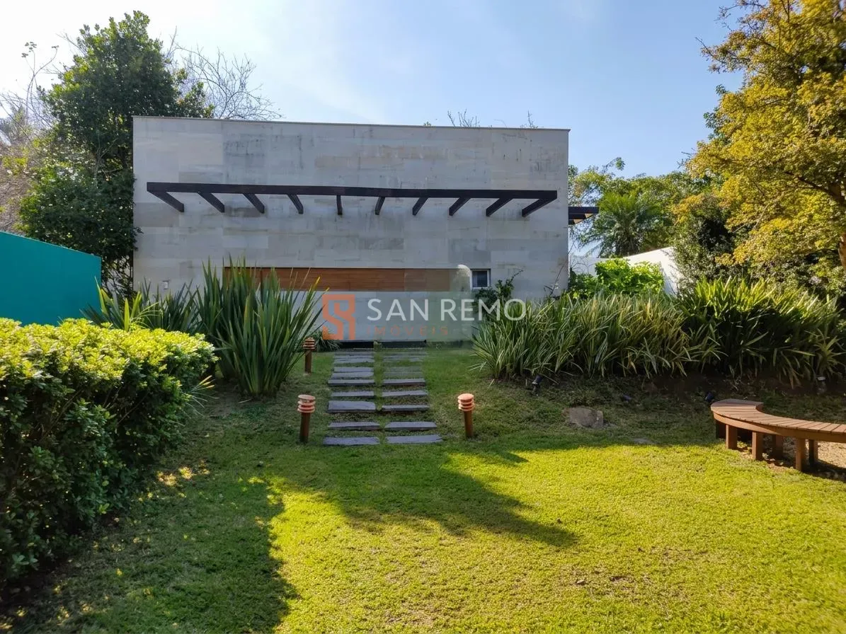5-bedroom house with a bathtub in Florianópolis — photo 14