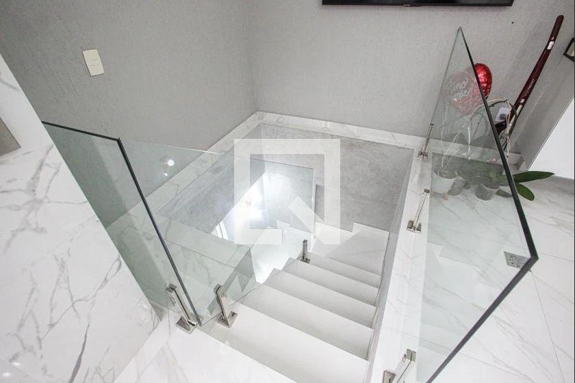 Furnished house with 4 bedrooms and 167 m² — photo 42