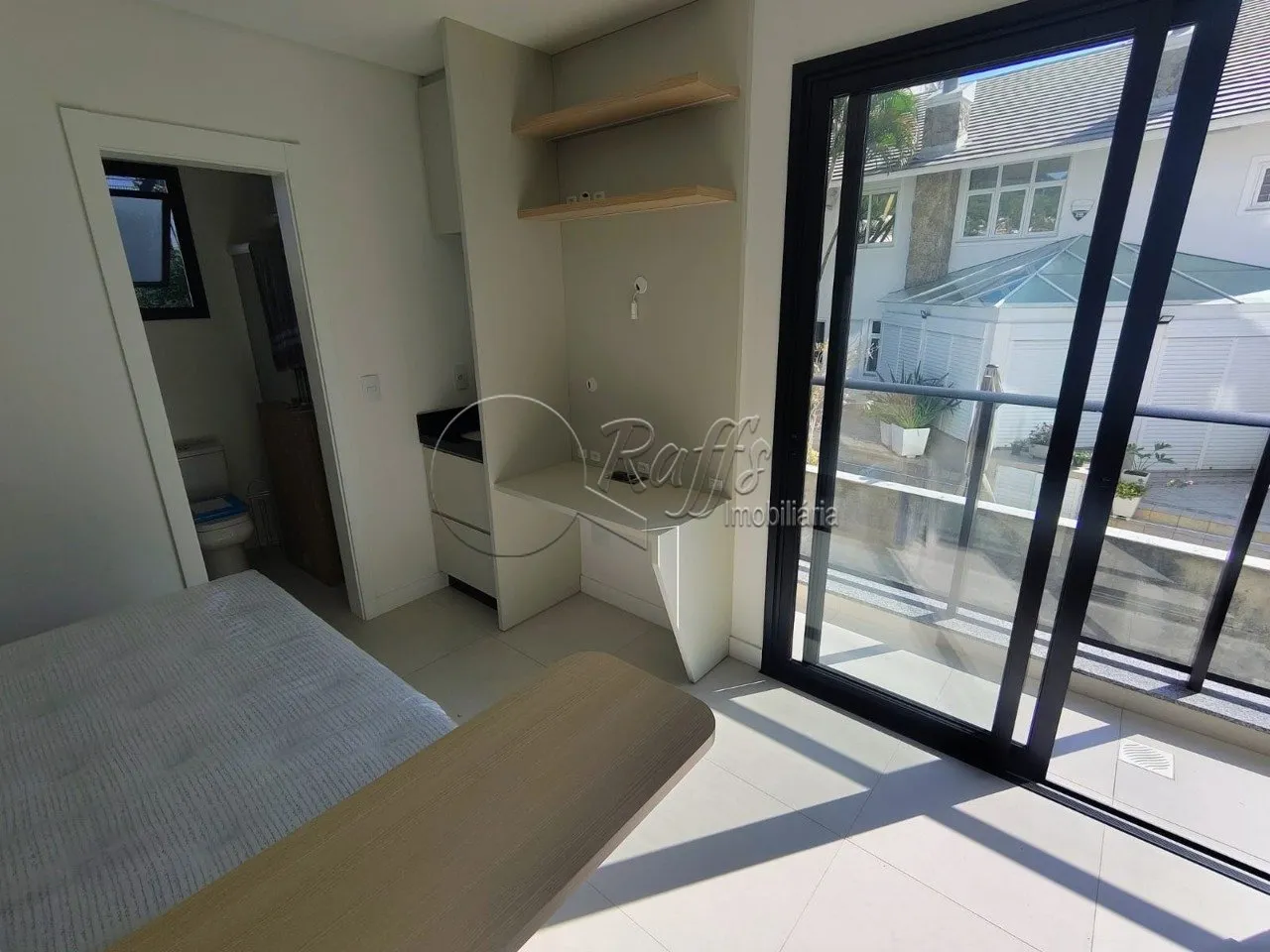 Apartamento amueblado de 1 dormitorio con balcón — photo 23