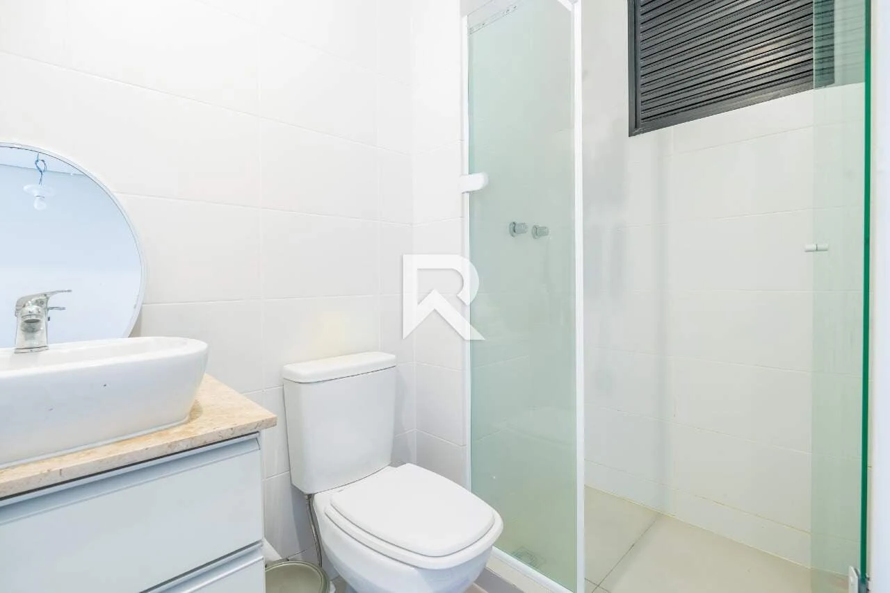 2-bedroom apartment with a walk-in closet in Curitiba — photo 5