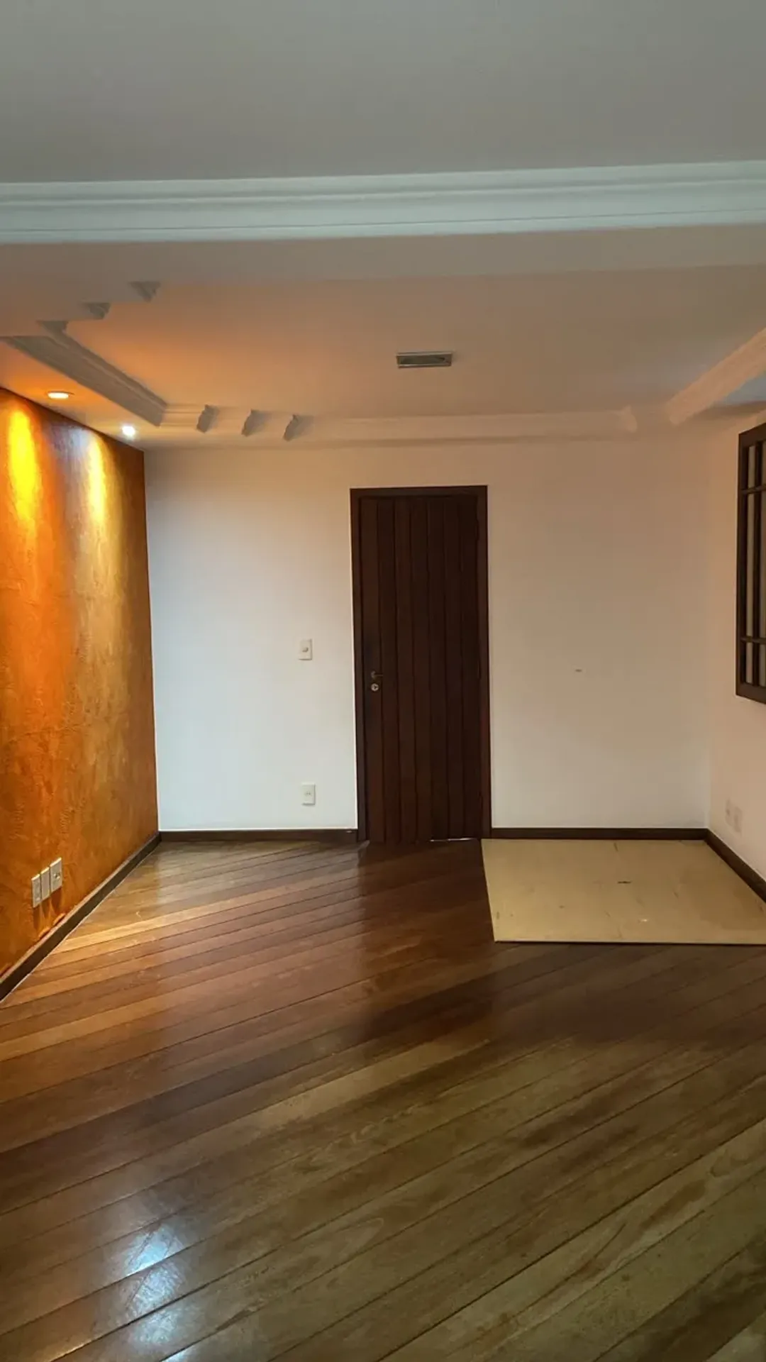 317 m² house with 3 suites, balcony grill and 3 parking — photo 30