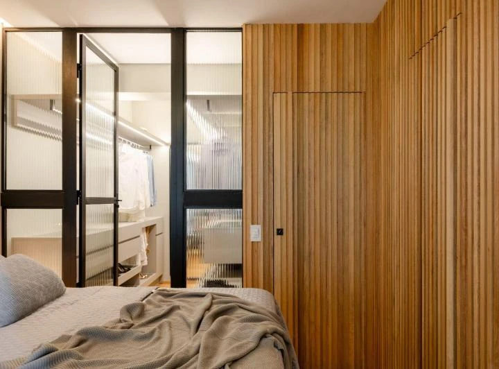 3 en-suite bedrooms apartment, 165 m² and 2 parking spots — photo 2