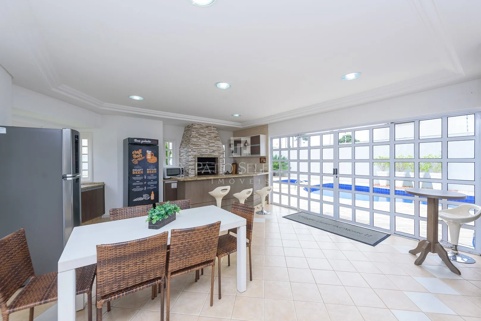 Furnished house, 305 m², with a bathtub — photo 28