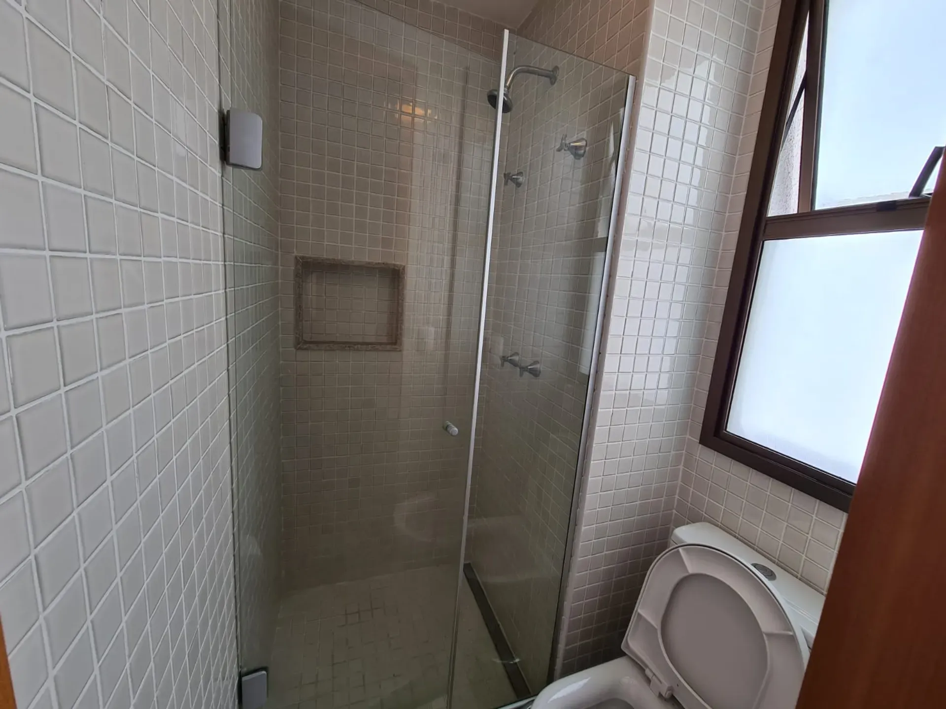 Apartment on the 14th floor with a mountain view — photo 11