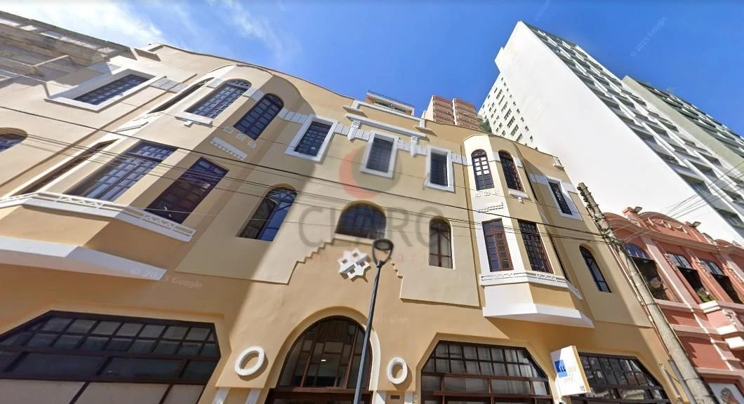 One-bedroom apartment in a building with a coworking space — photo 16