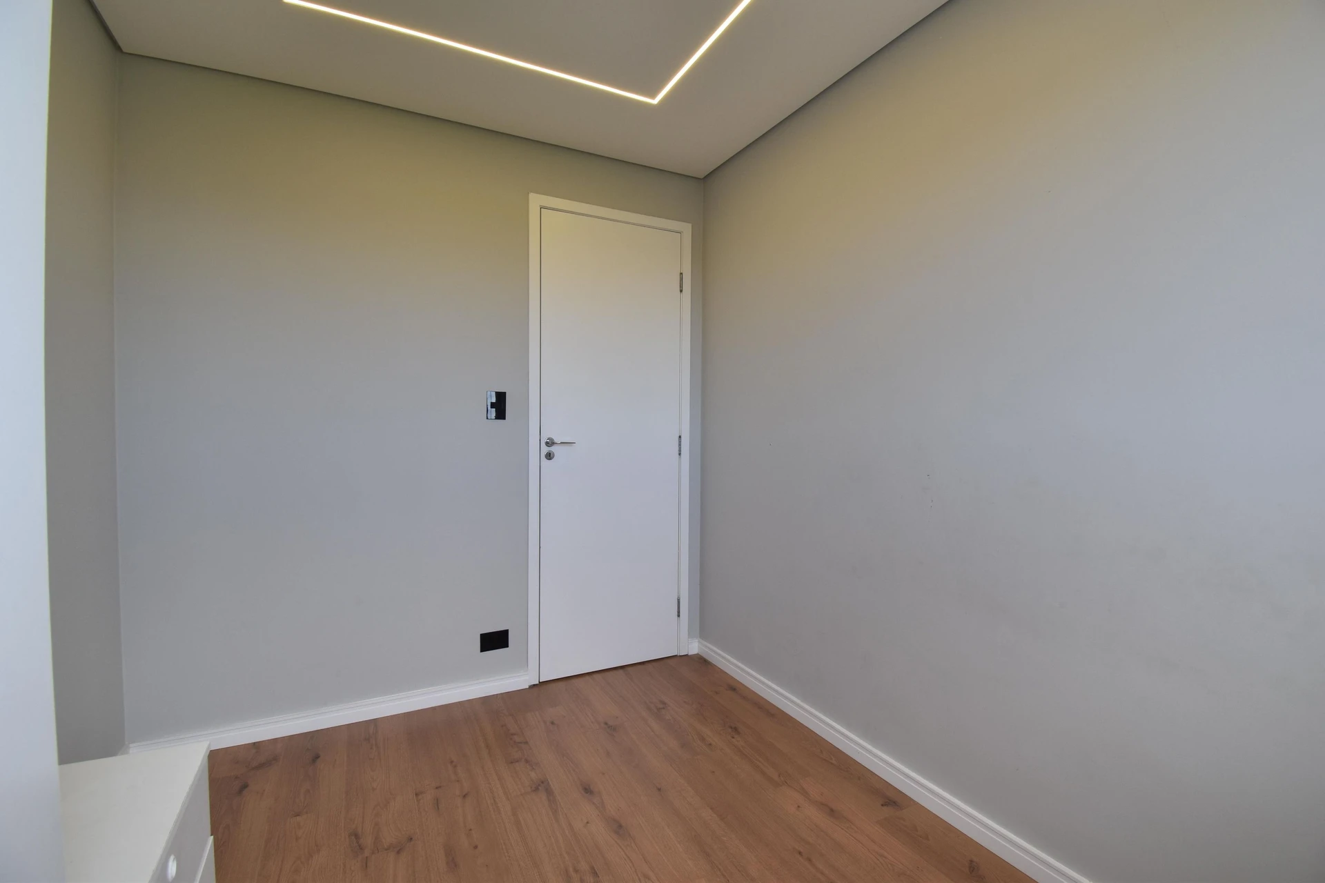 Квартира 62 м² с грилем на балконе и застеклённым балконом — photo 35