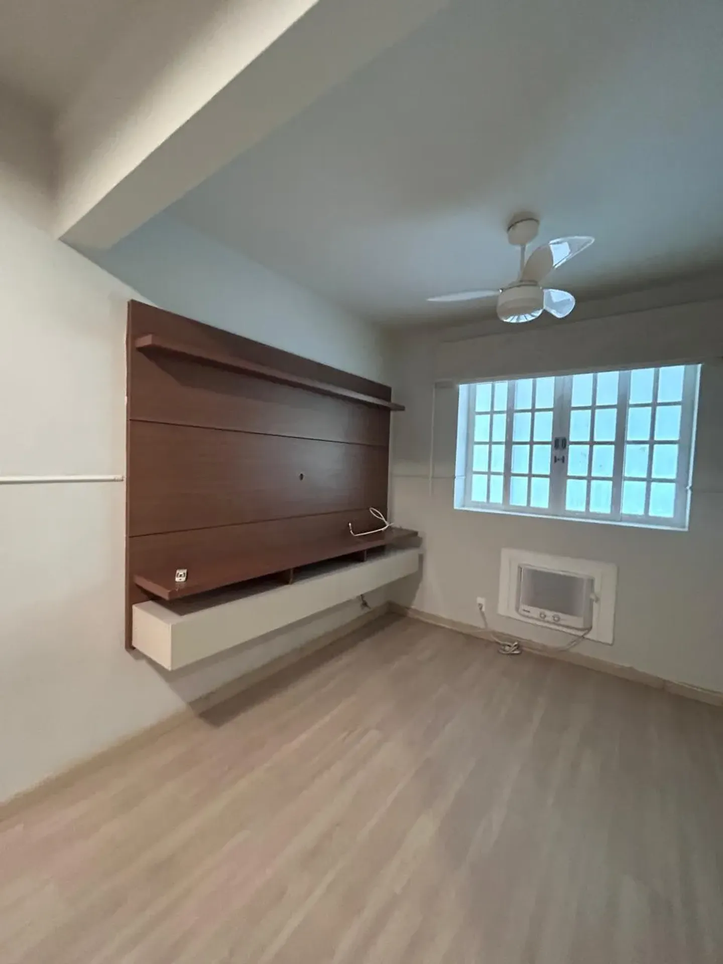 Bathtub in a 3-bedroom house, 334 m² — photo 12