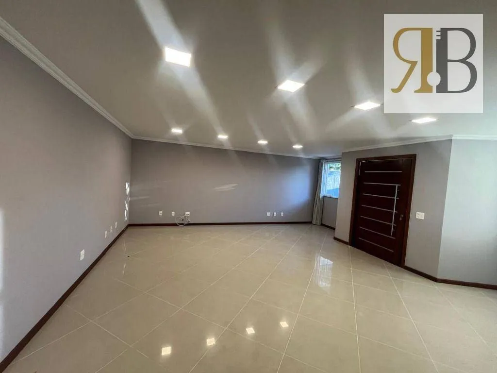 4-bedroom house with 5 bathrooms, 400 m² — photo 36