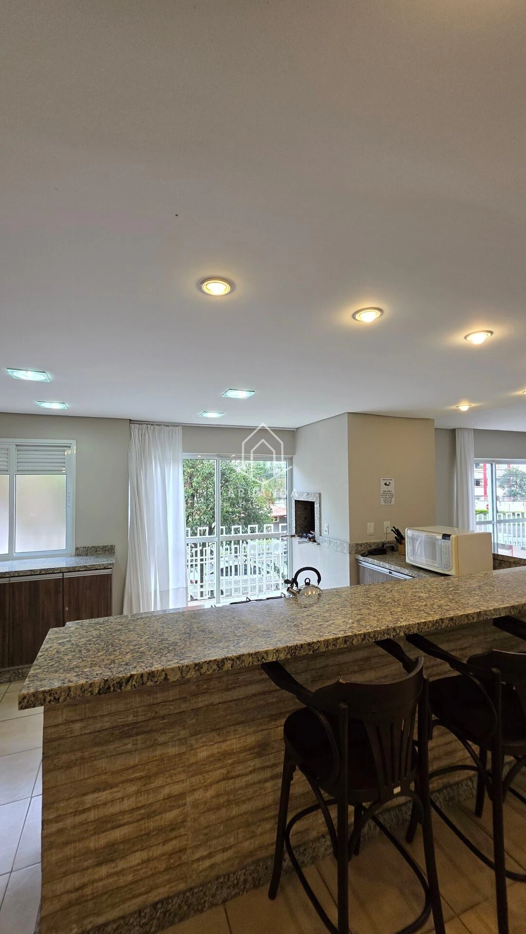 Apartamento mobiliado com espaço de home office e 2 quartos — photo 15