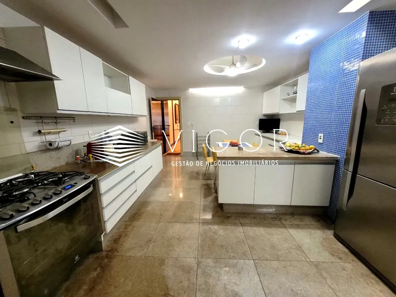 Furnished 347 m² apartment on the 2nd floor, 4 bedrooms — photo 4