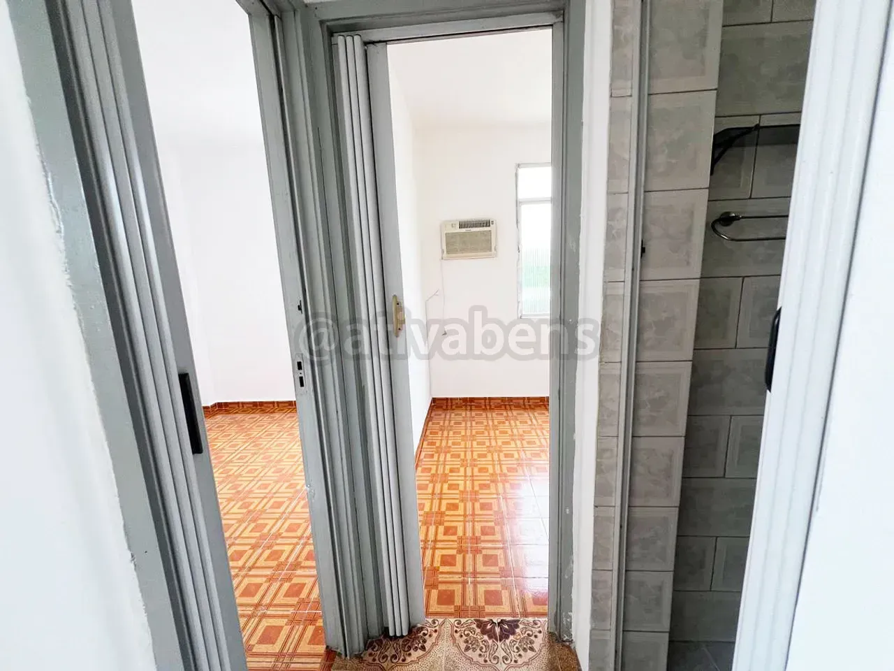 Unfurnished apartment with 2 bedrooms and 1 parking space — photo 9