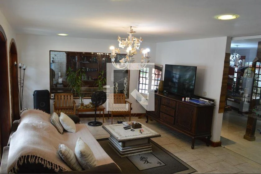 4-bedroom house with a park view — photo 19
