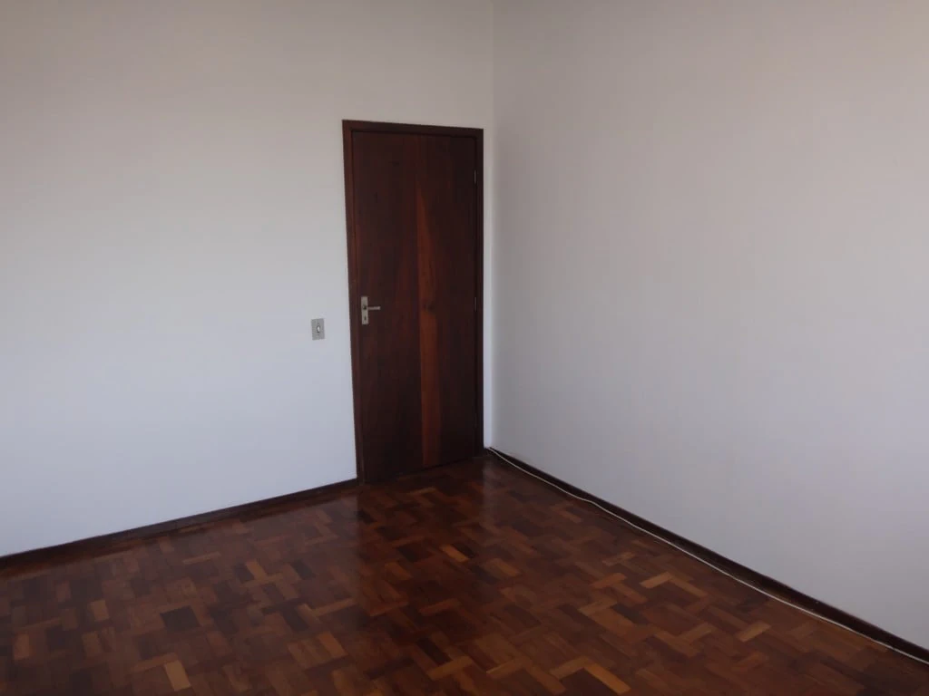 3-bedroom apartment with a bathtub in Curitiba — photo 7