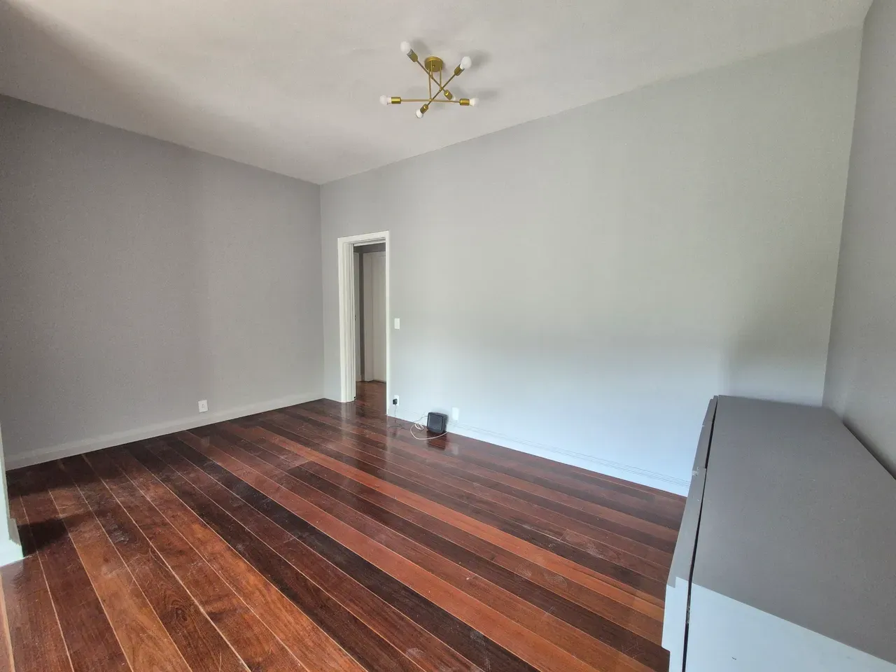 Unfurnished 4-bedroom apartment with a private garden — photo 6