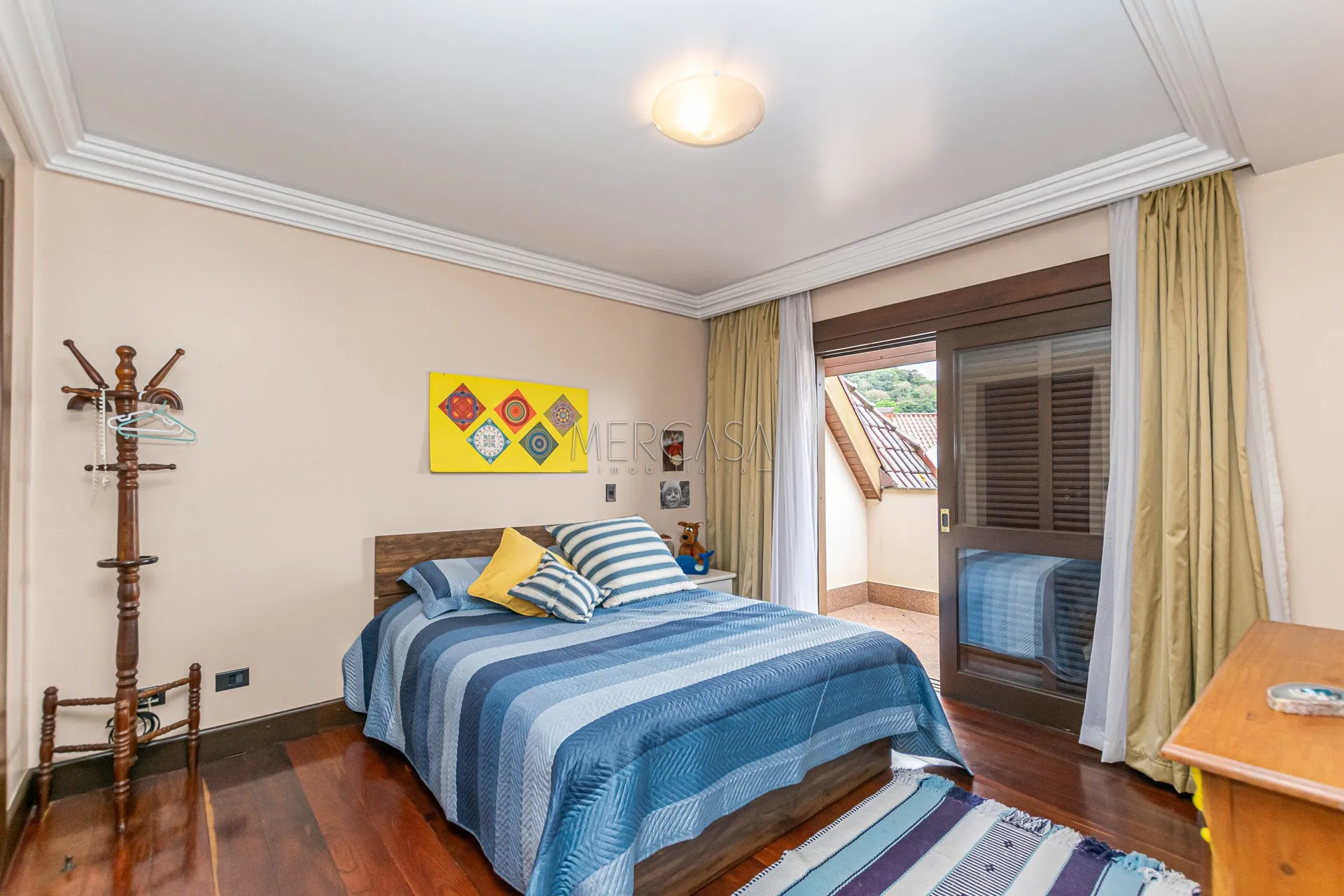 3-bedroom house with a bathtub in Curitiba — photo 11