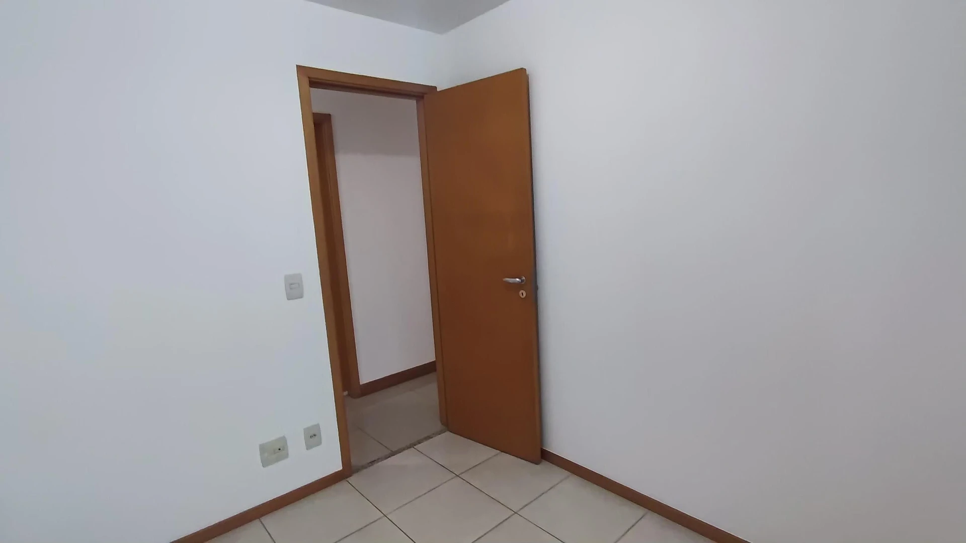 3-bedroom apartment with a mountain view — photo 37