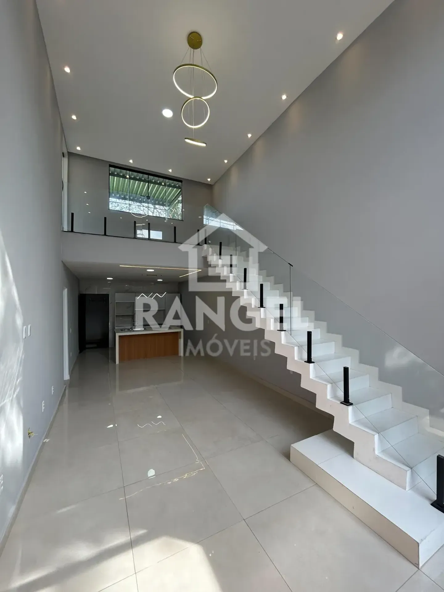 3-bedroom house with a washing machine