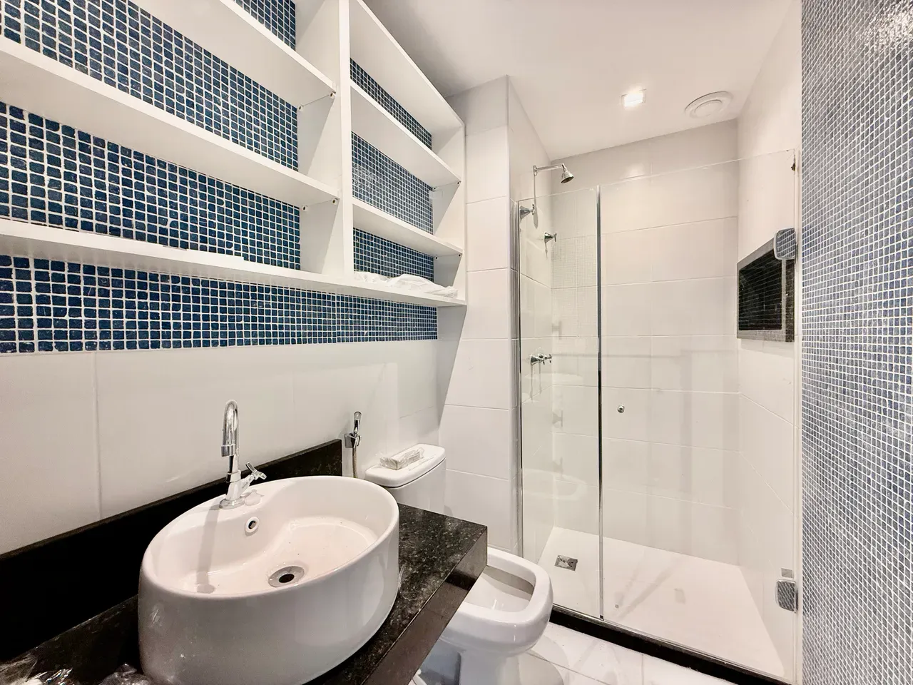 2 quartos e janelas do piso ao teto: apartamento de 84 m² — photo 4