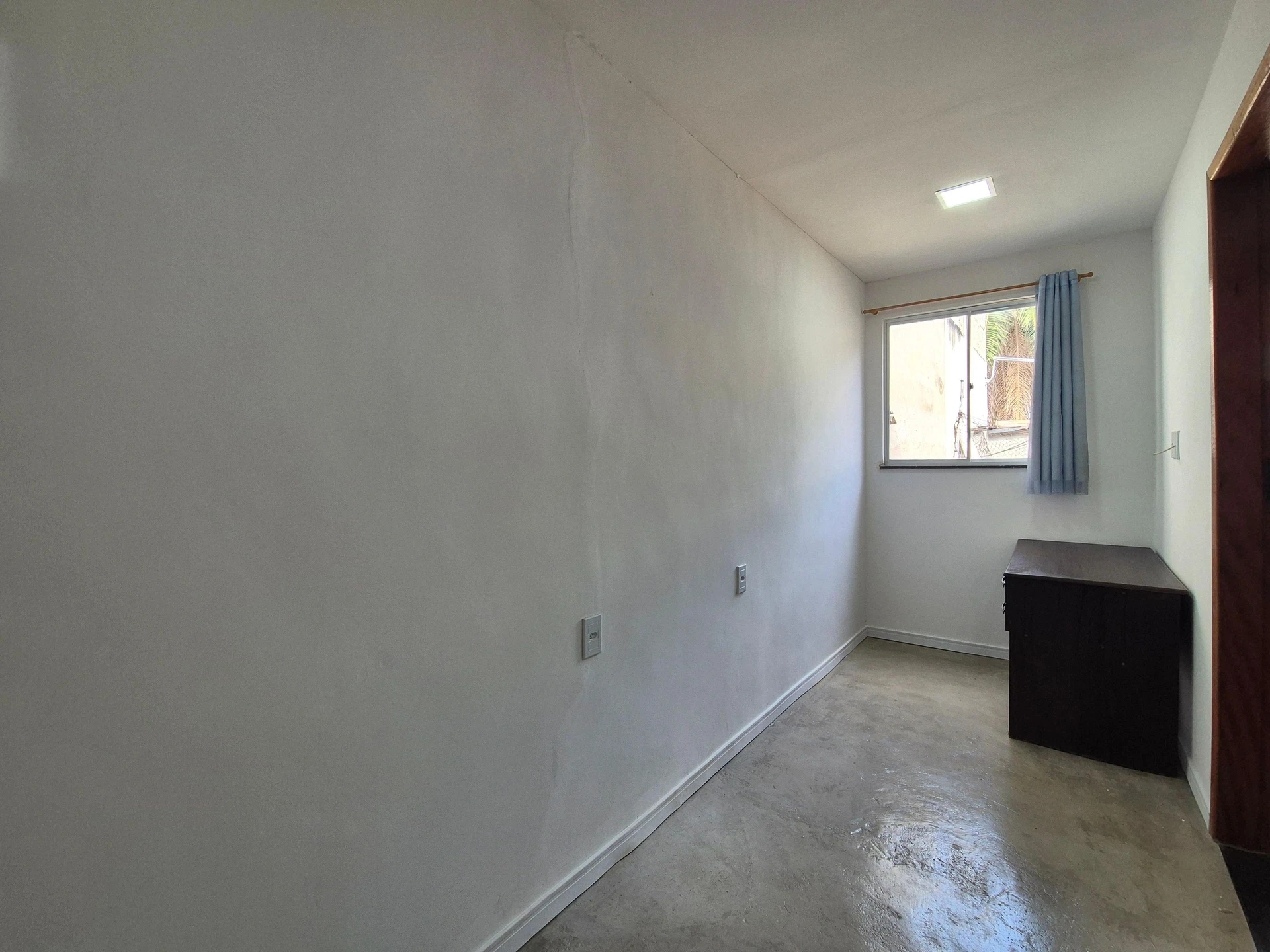 Home office in a one-bedroom apartment, 30 m² — photo 17