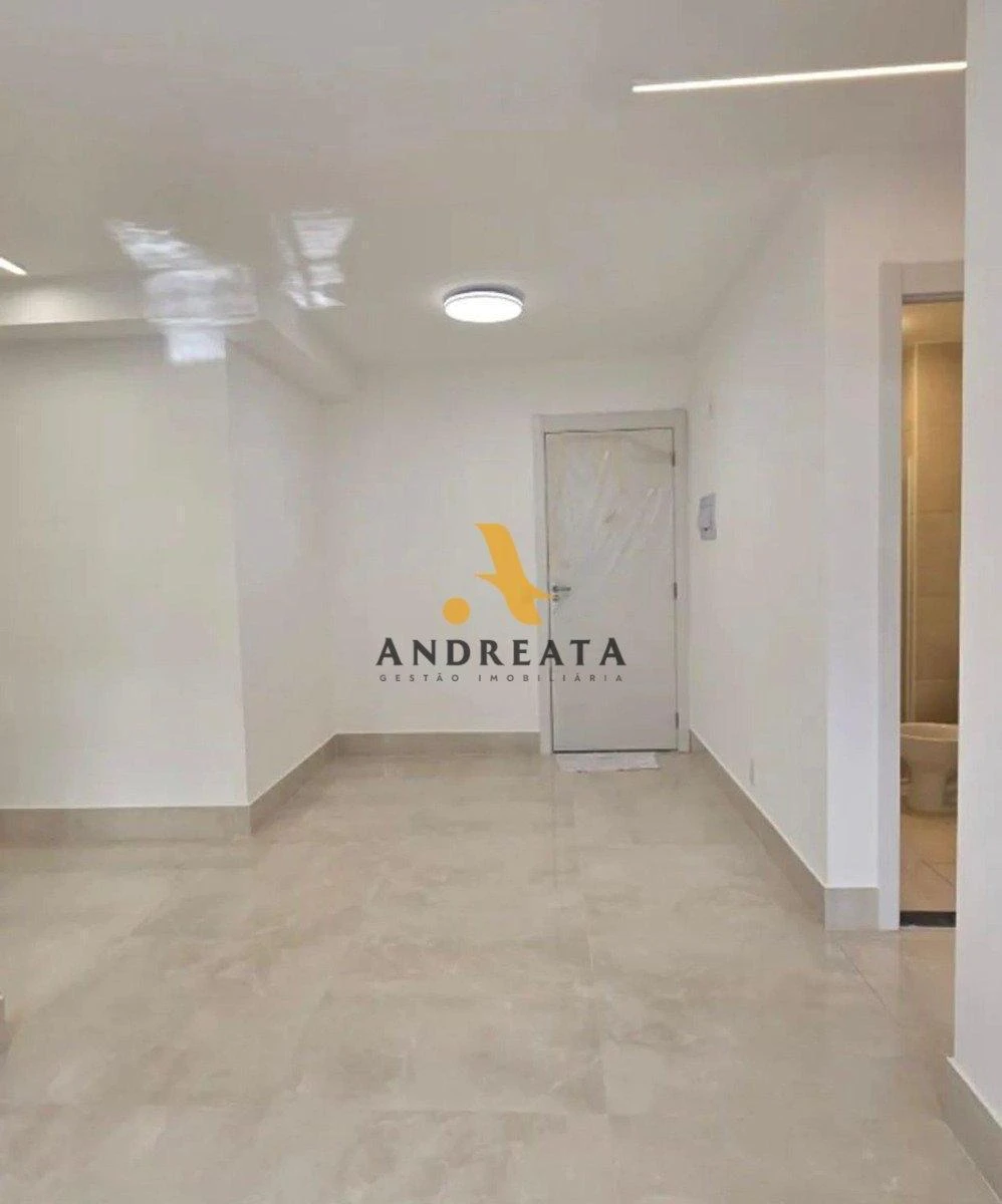 2-bedroom apartment in a building with a gym — photo 10