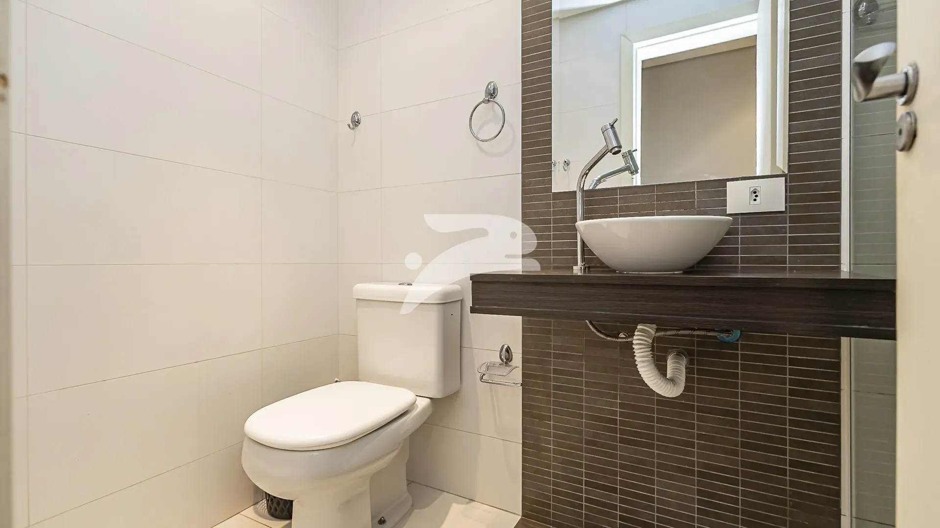 Furnished 3-bedroom apartment with 129 m² on the 7th floor — photo 11