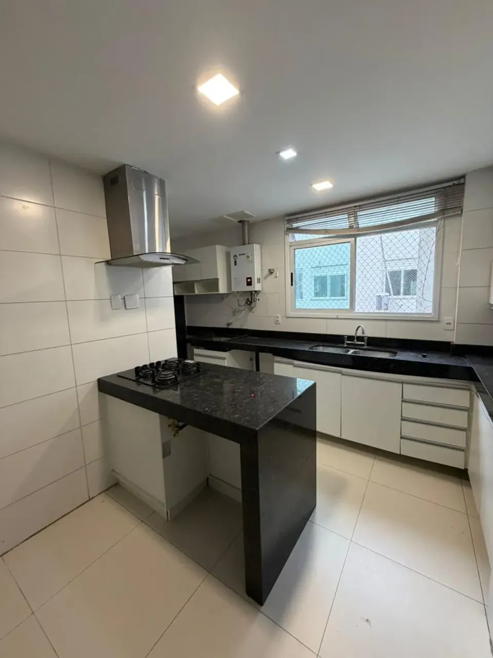 Apartamento com 3 quartos e 5 banheiros — photo 11