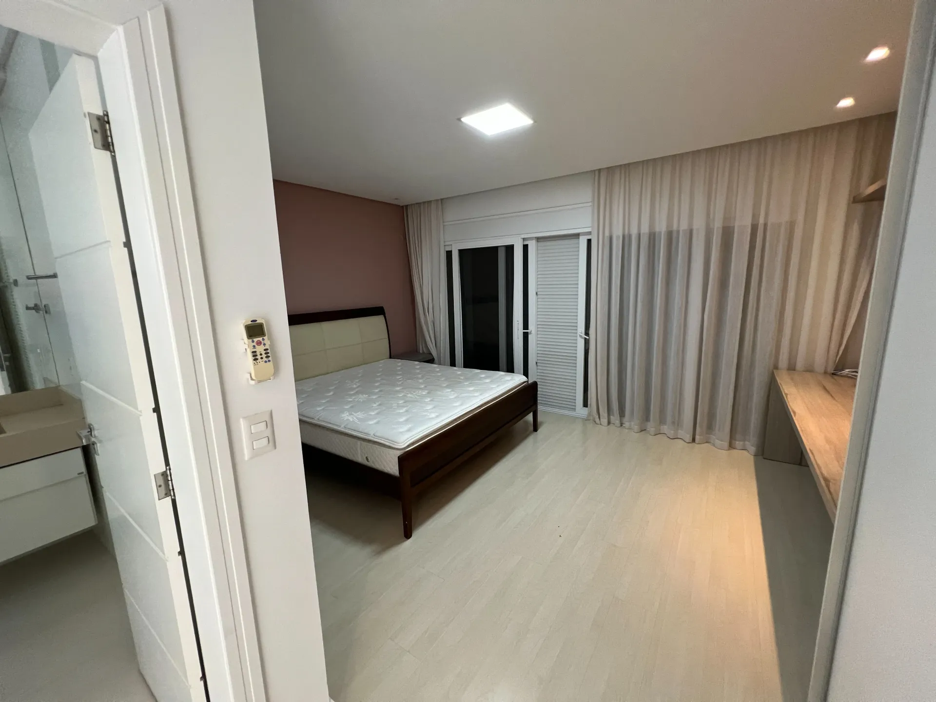 Furnished house with 6 en-suite bedrooms and private BBQ — photo 40
