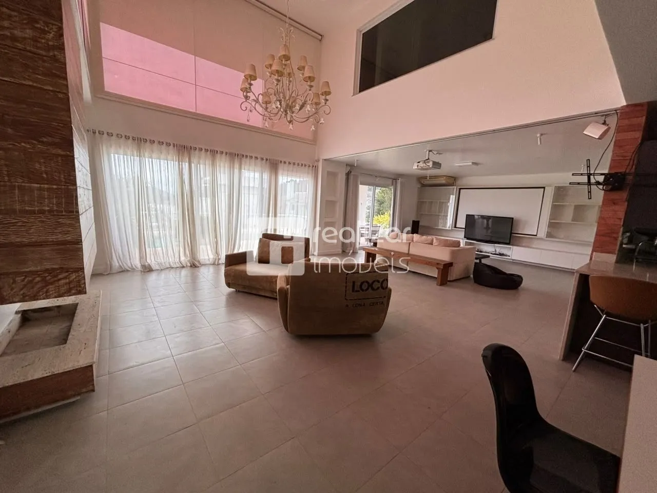 Furnished house, 650 m², with a water view