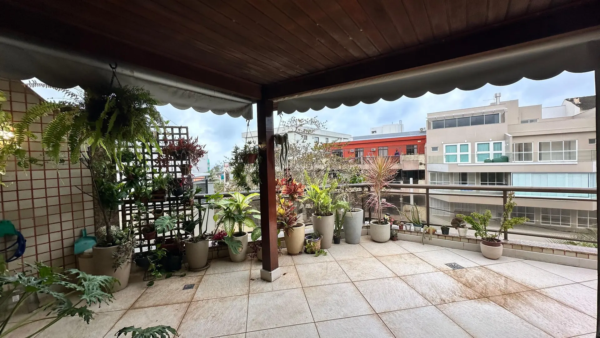 300 m² apartment with a washing machine and a dishwasher — photo 57